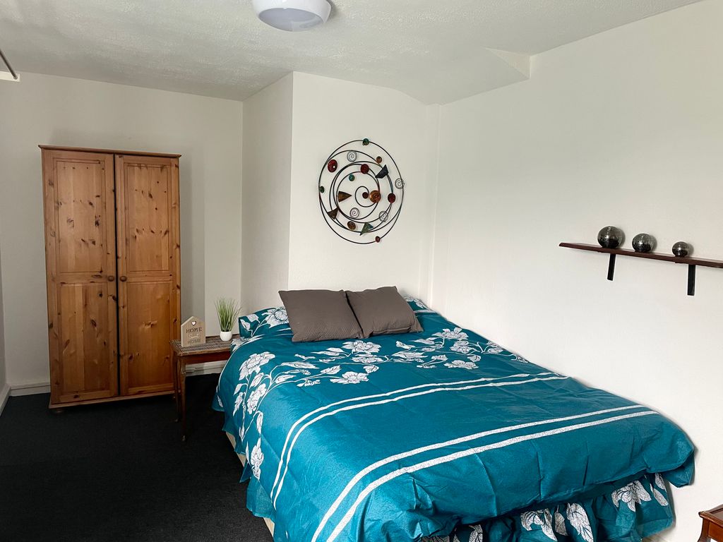 Property photo 1 of 2