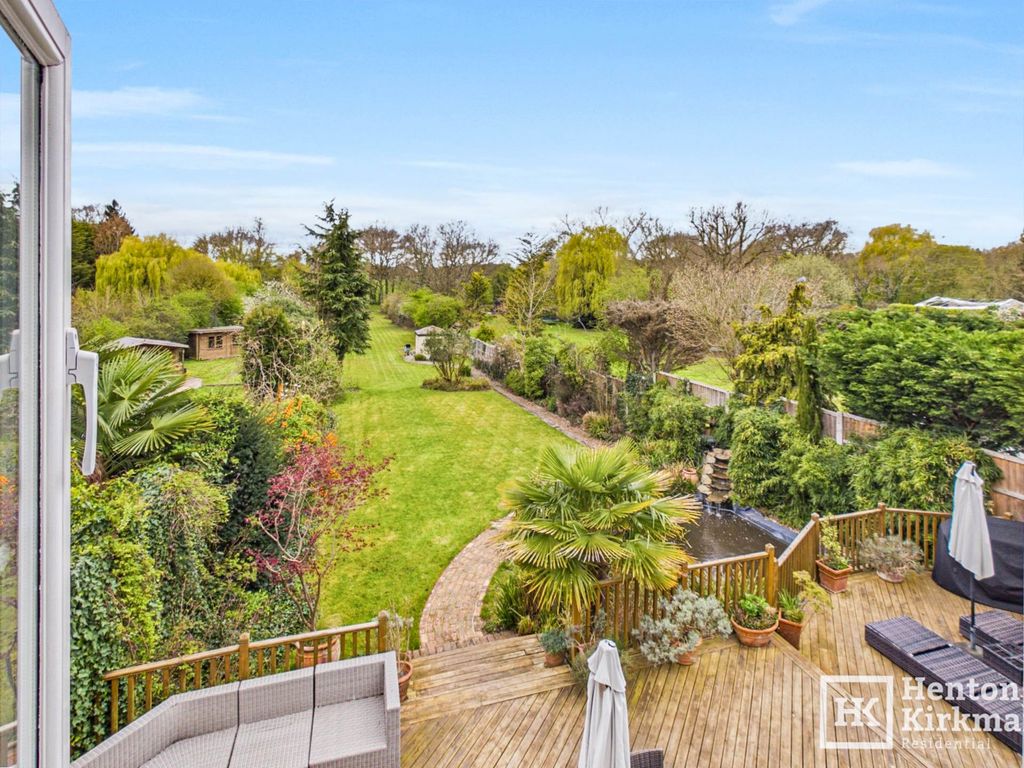 Property photo 2 of 43