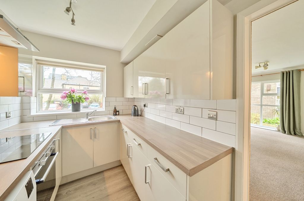 Property photo 2 of 8 Kitchen