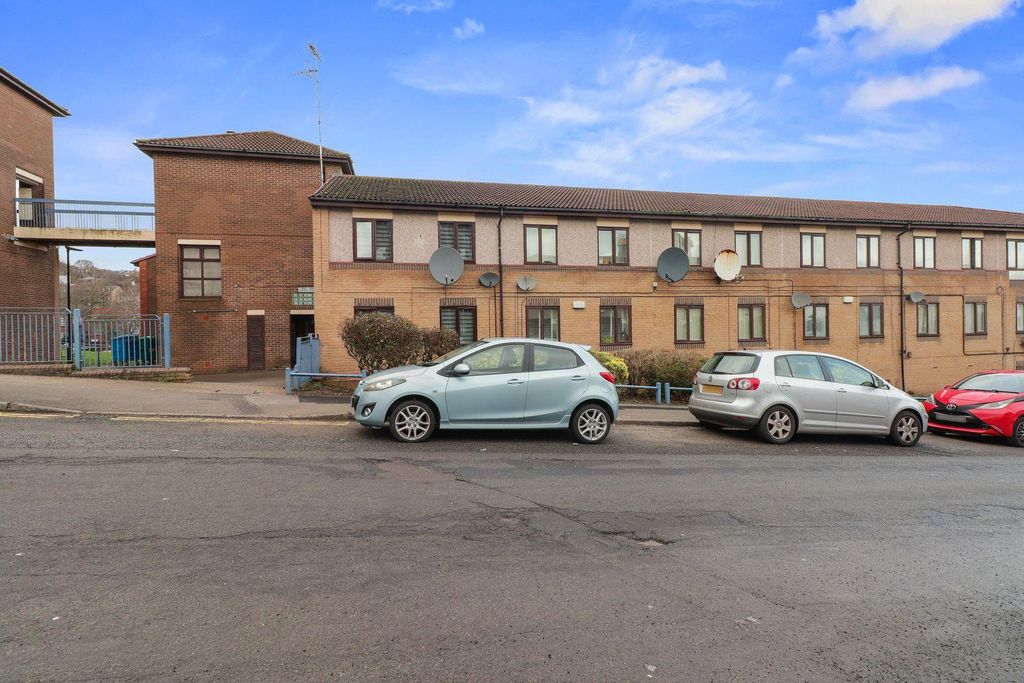 Property photo 2 of 20 Front