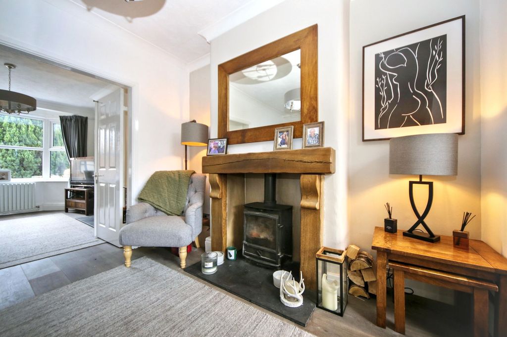 Property photo 3 of 27