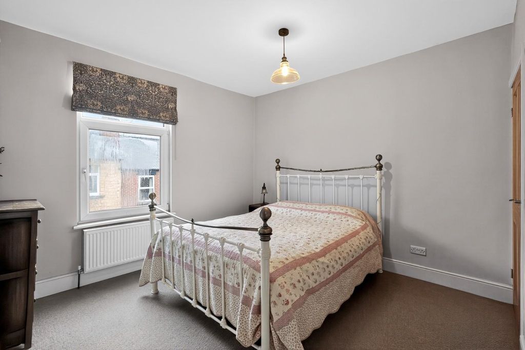 Property photo 2 of 19 Bedroom