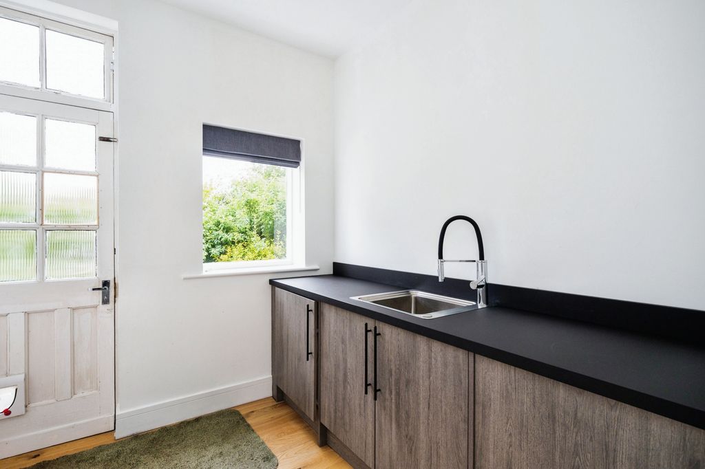 Additional image 5 of 5 bed detached house to rentGoldsmiths Avenue, Crowborough, East Sussex TN6