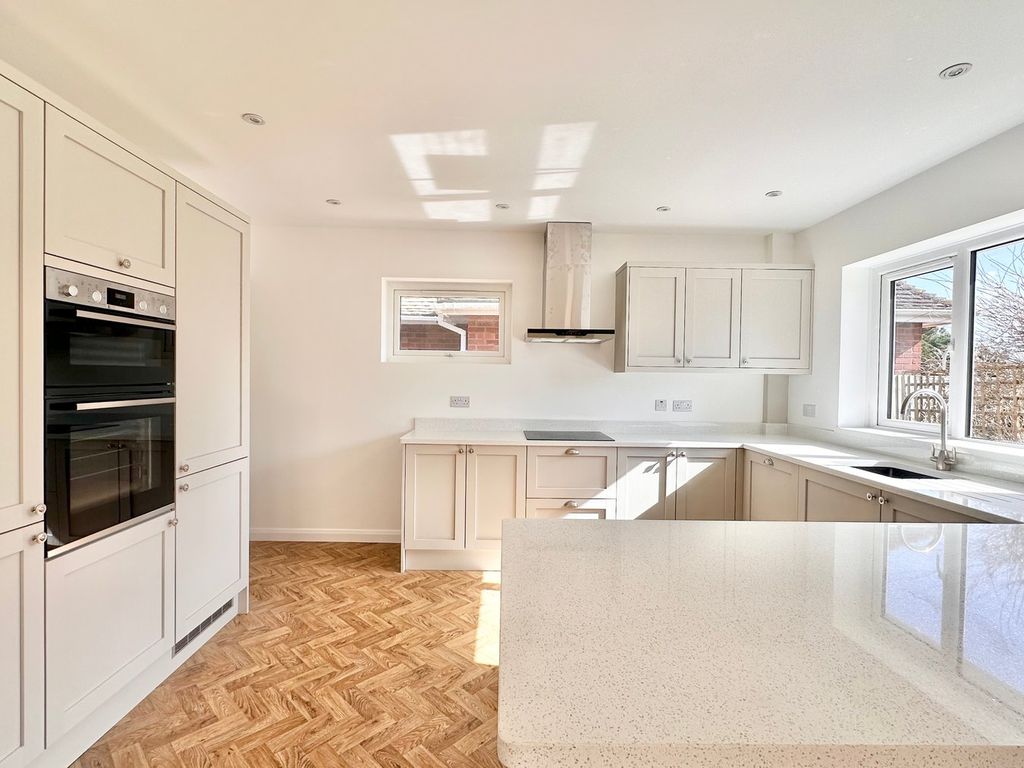 Property photo 3 of 25