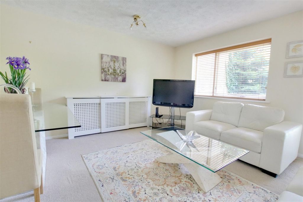 Property photo 2 of 8 4466412