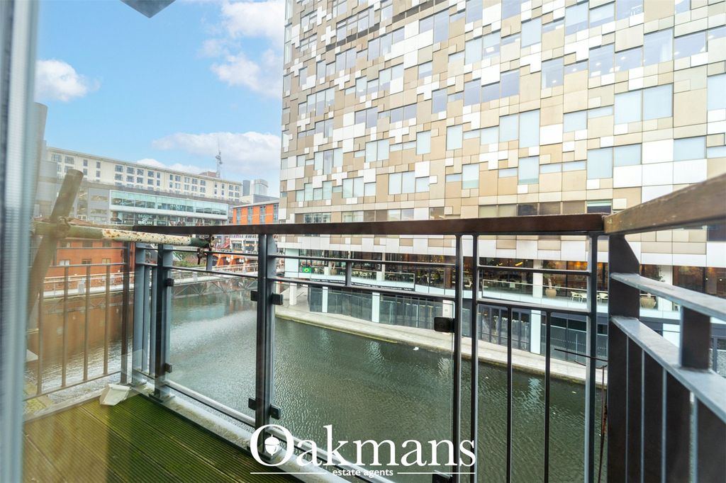 Property photo 2 of 17 Picture No. 11