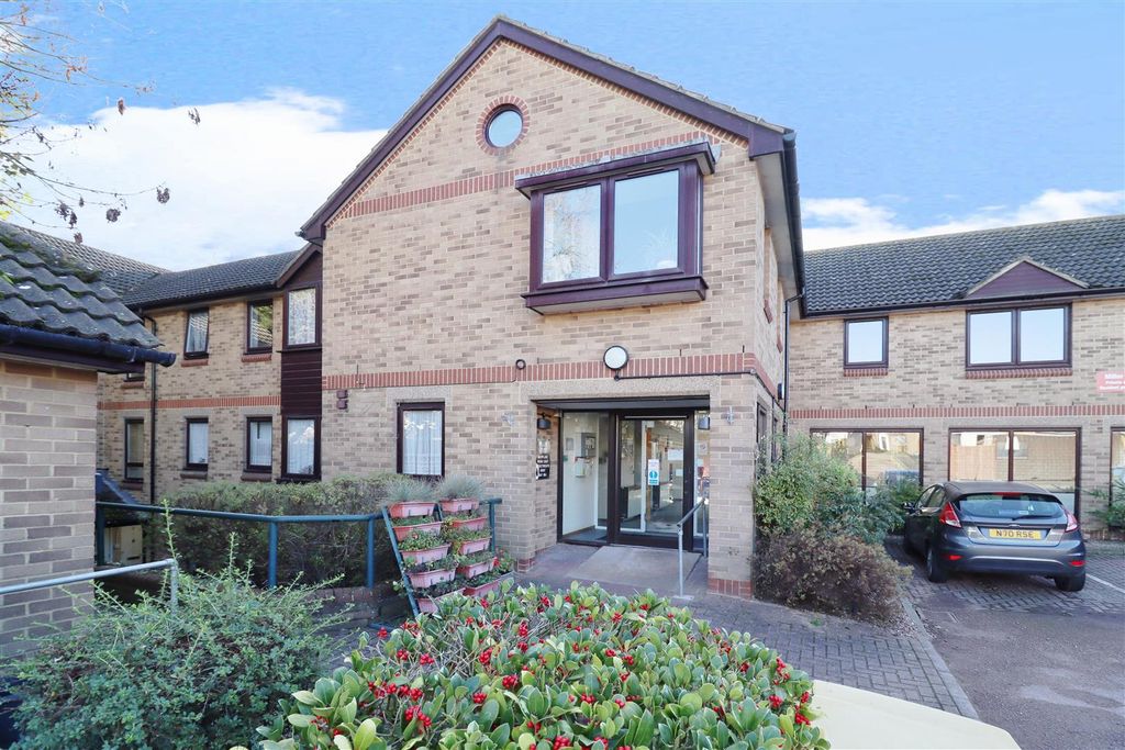 Property photo 1 of 14 Front