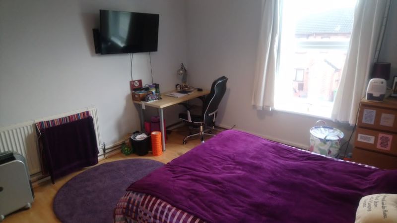 Property photo 1 of 8 Photo 7