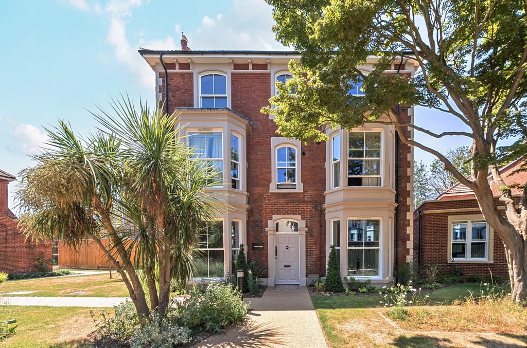 Property photo 1 of 8 1494179-15-6A5639...