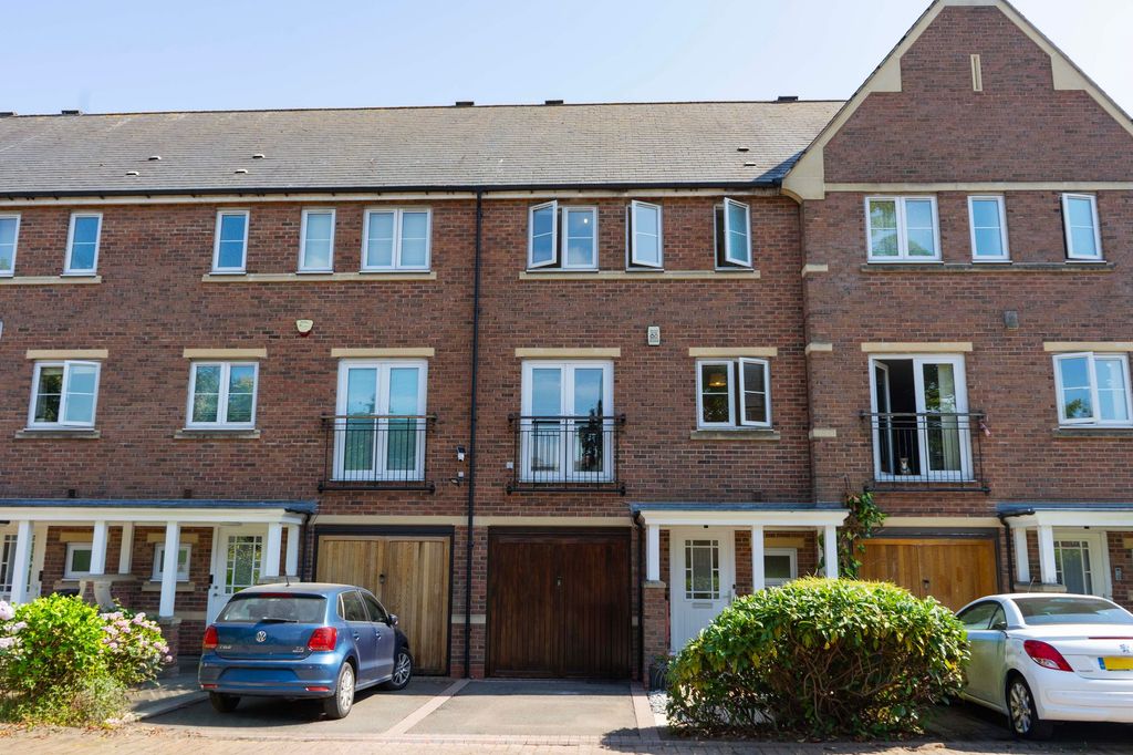 Property photo 1 of 36
