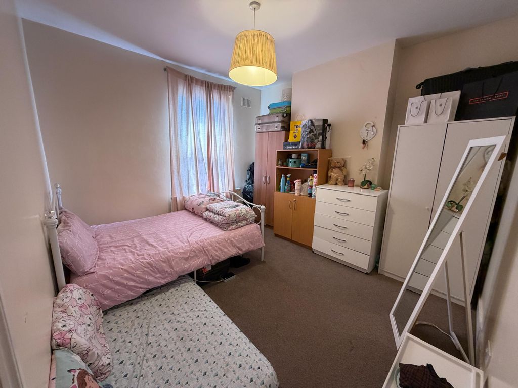 Property photo 1 of 5
