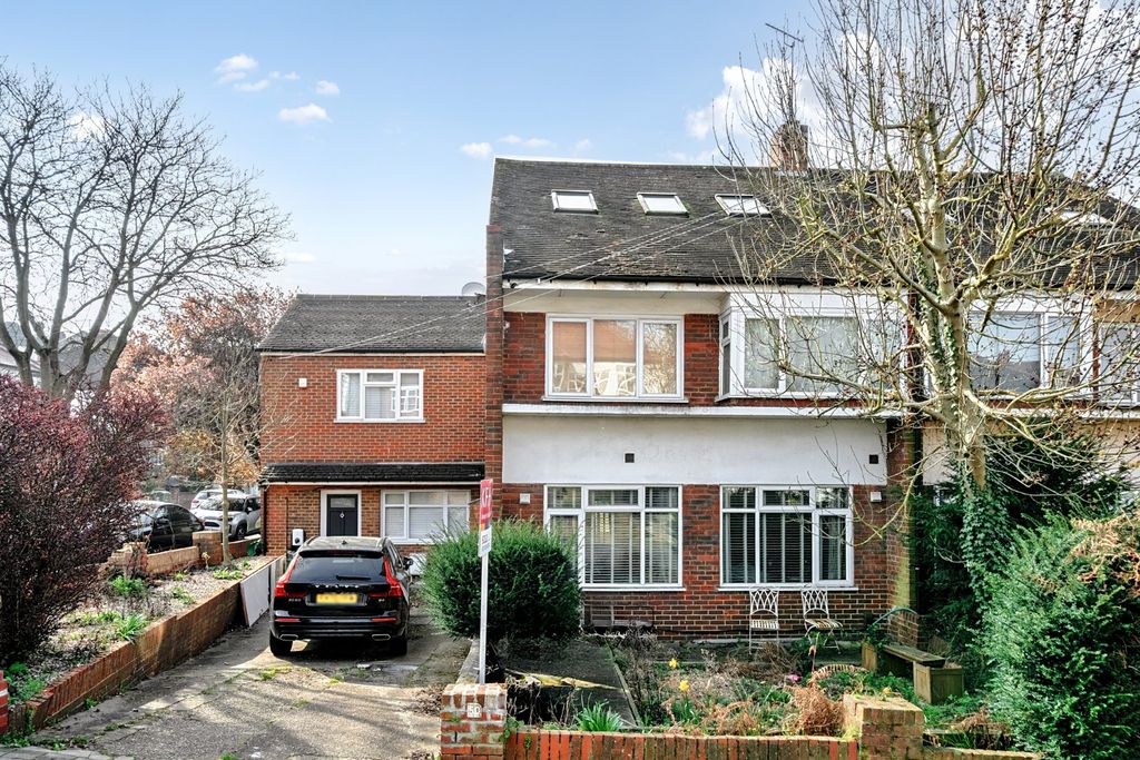 Property photo 3 of 8 Picture No. 21