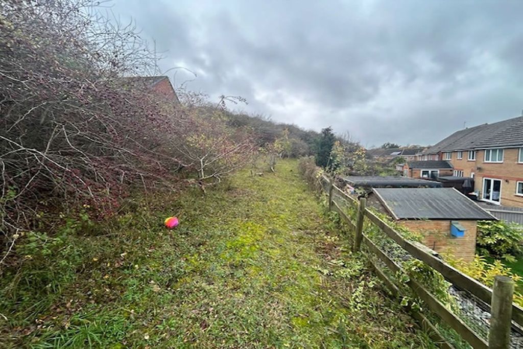 Property photo 1 of 8