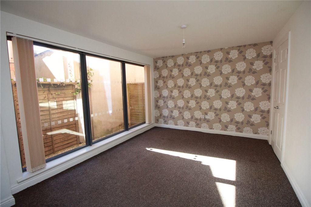 Property photo 2 of 6 Picture No. 02