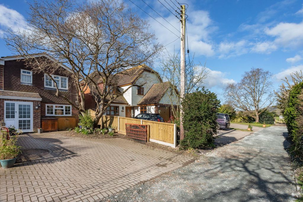 Property photo 1 of 28