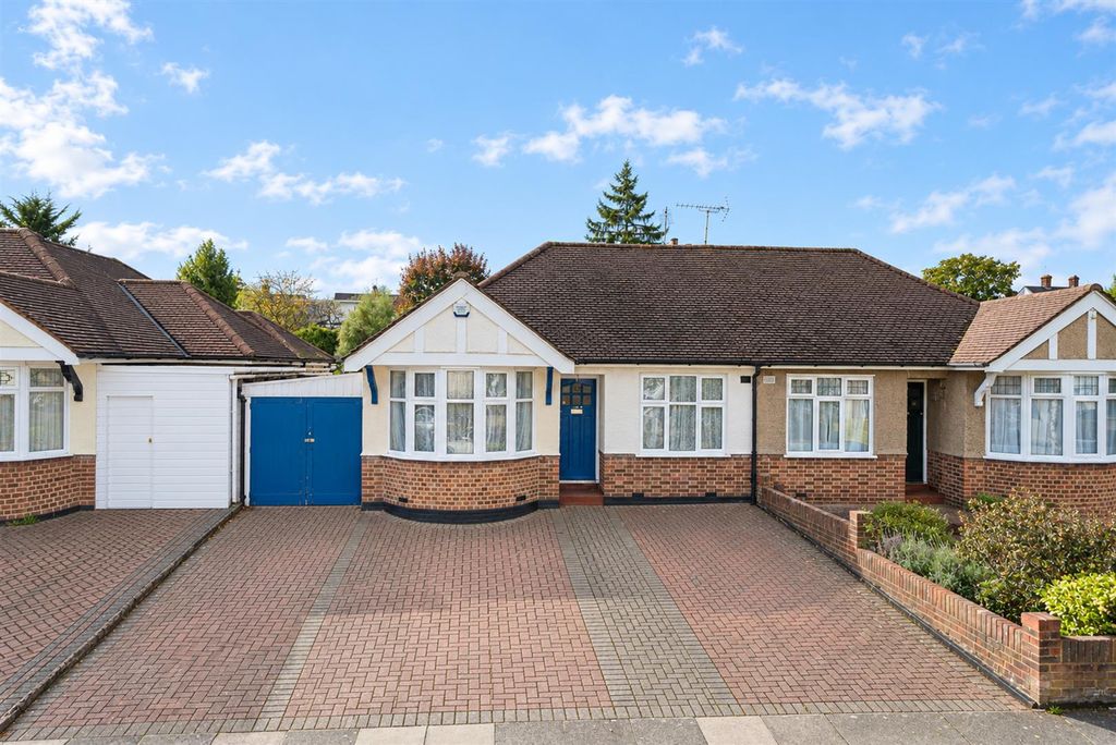Property photo 1 of 12 12-Ashbourne-Avenue-6107.Jpg