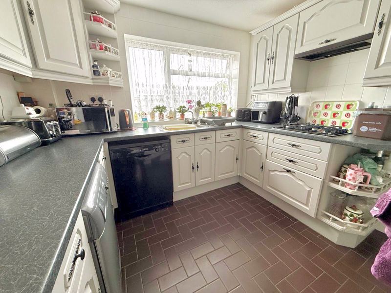 Property photo 3 of 12 Kitchen