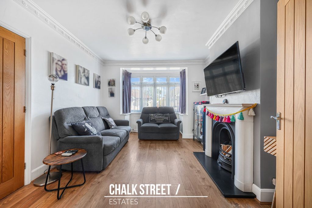 Property photo 2 of 27