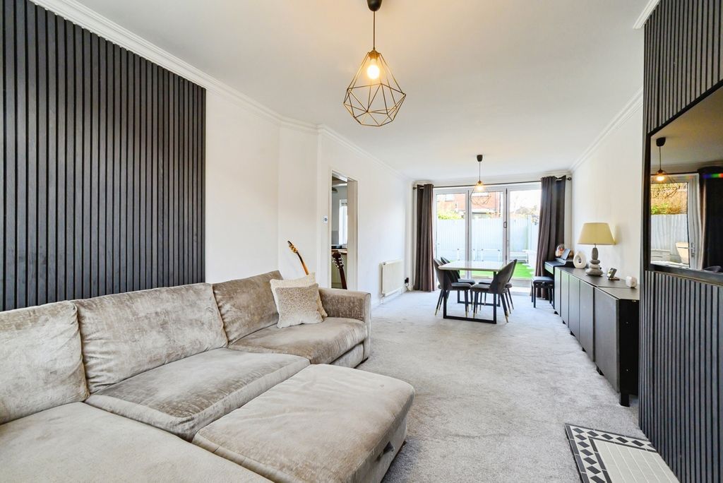 Property photo 3 of 20 Living/Dining Room