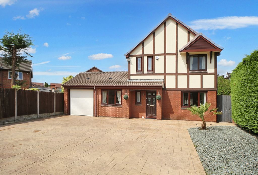 Property photo 1 of 32