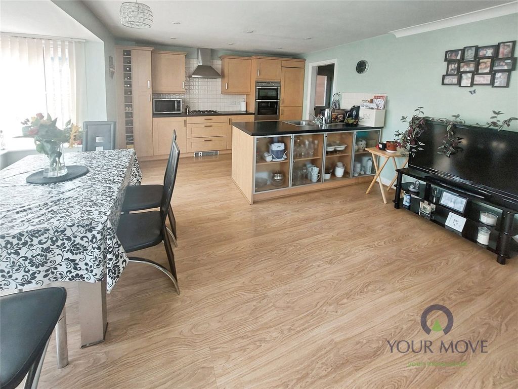 Property photo 2 of 24 Kitchen/Diner