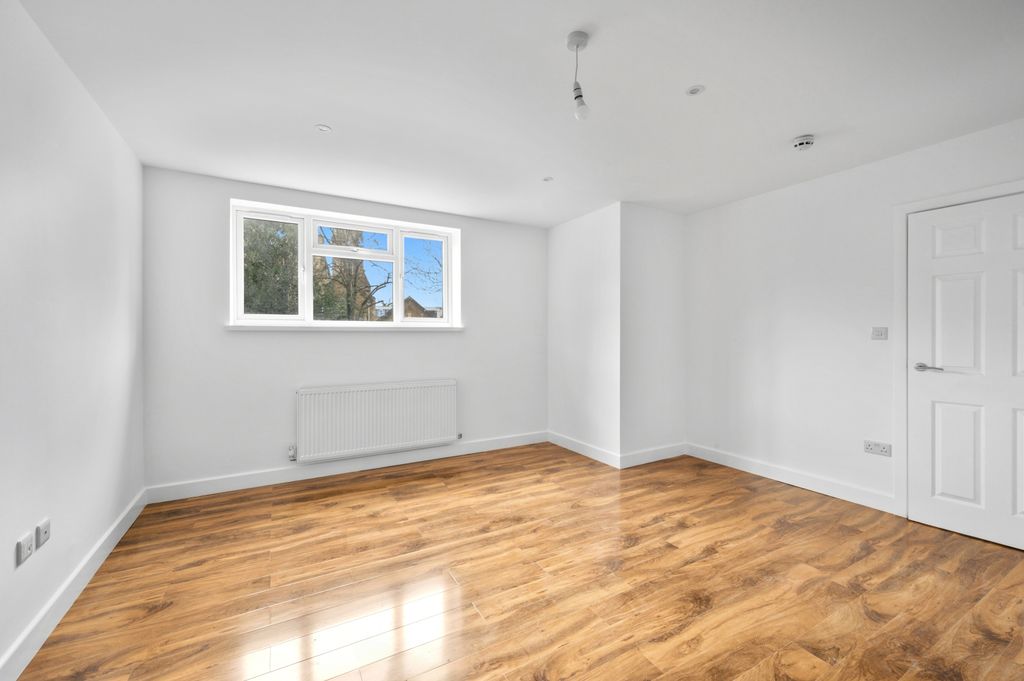 Property photo 2 of 6 Picture No. 04