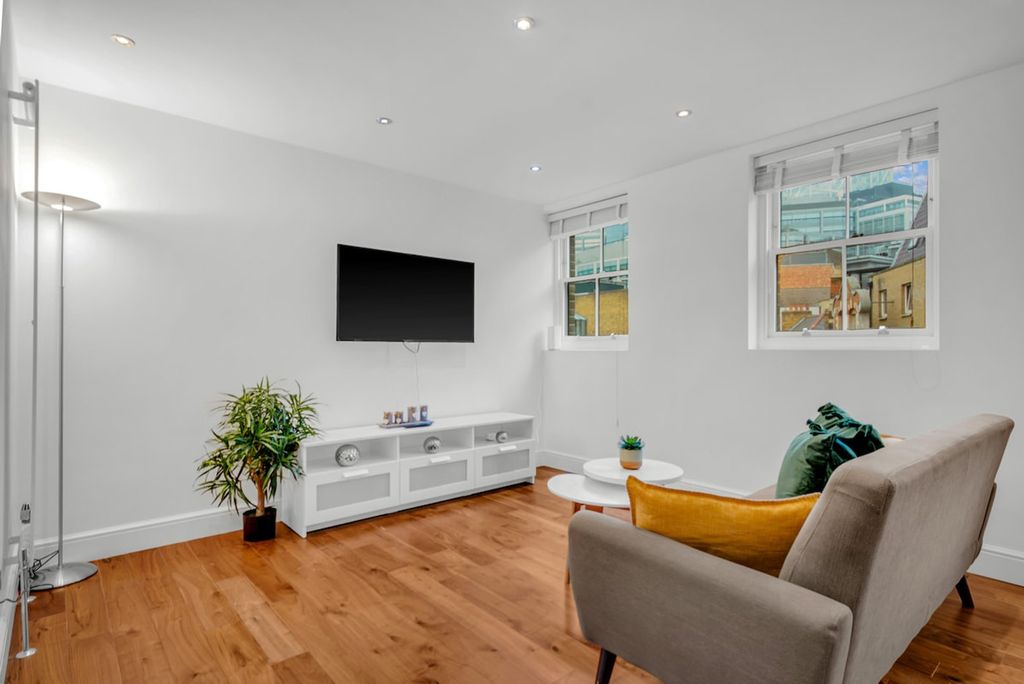 Property photo 1 of 17 Living Room