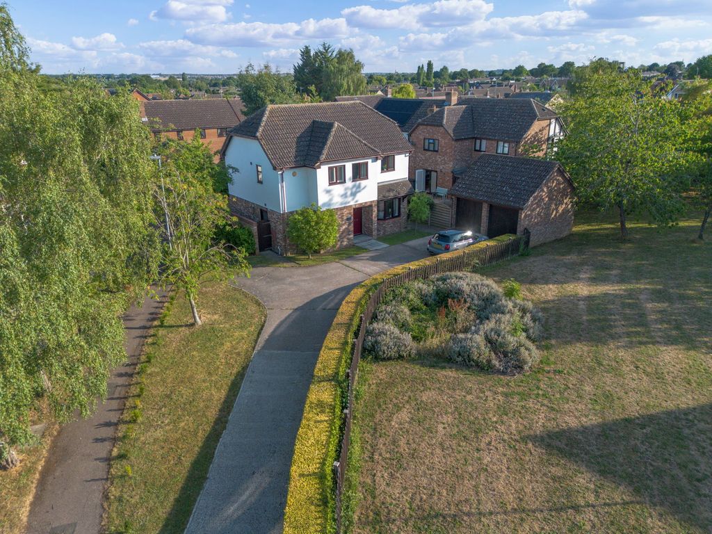 Property photo 2 of 27