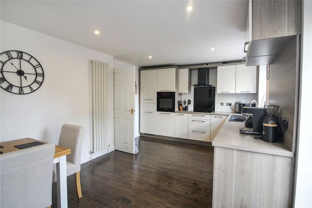 Property photo 3 of 12 Picture No. 02
