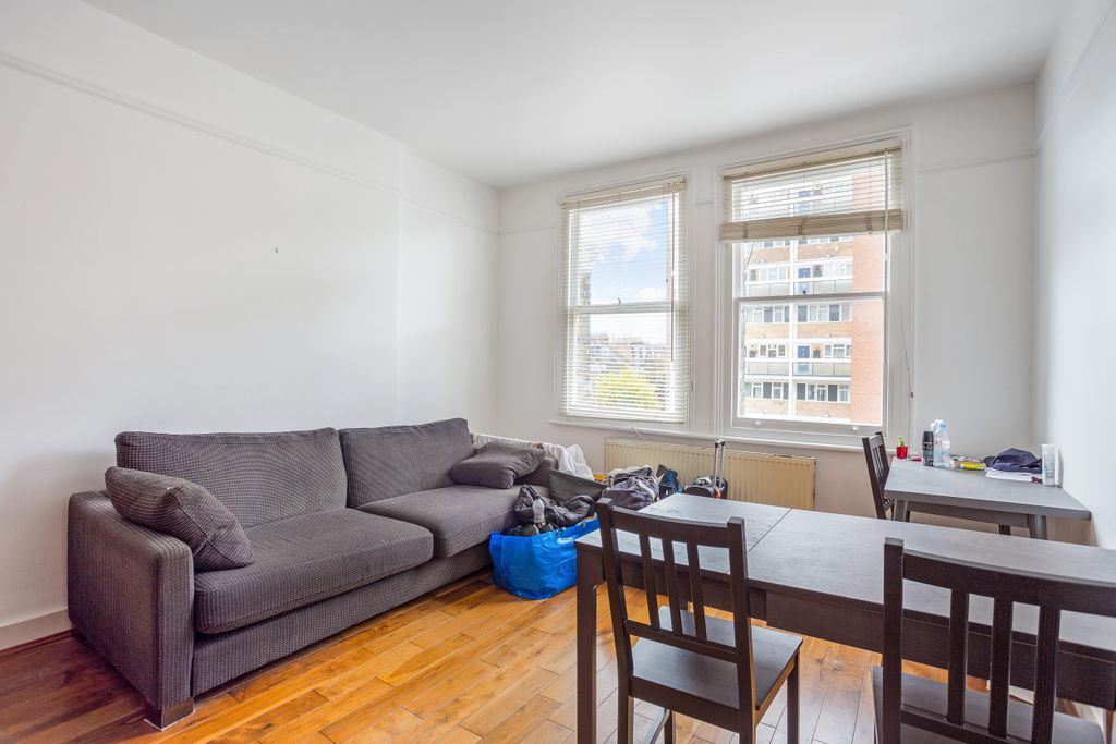 Property photo 1 of 7 Living Room