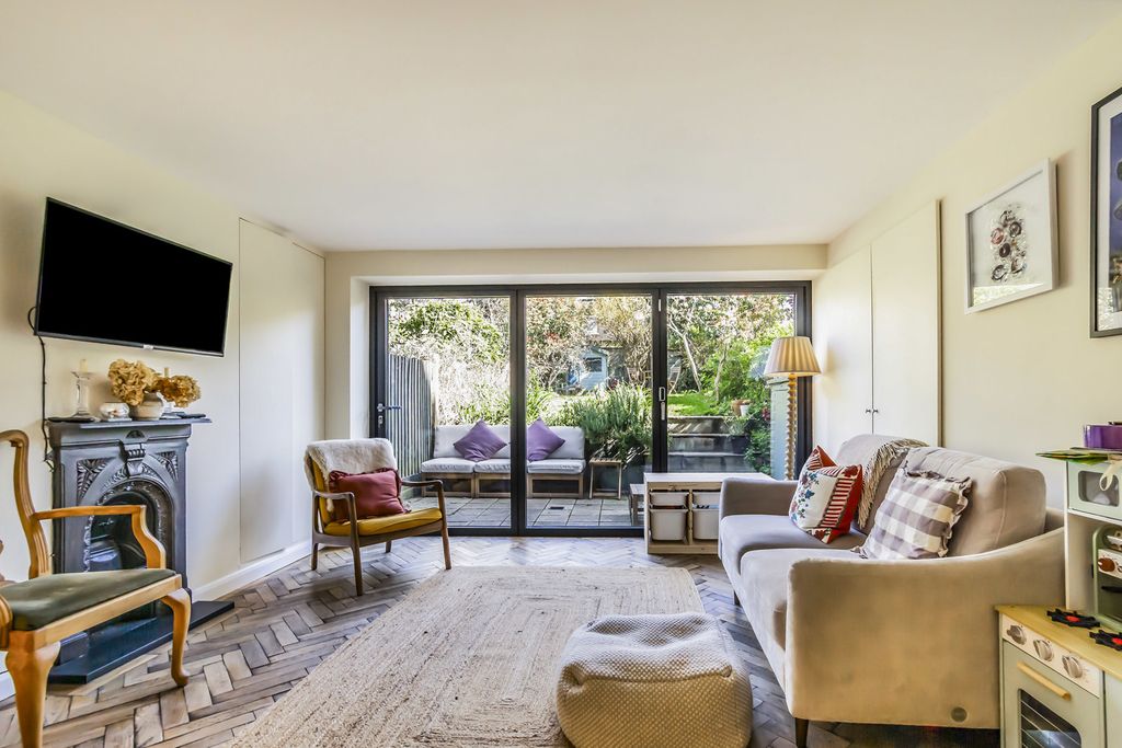 Property photo 2 of 16 2