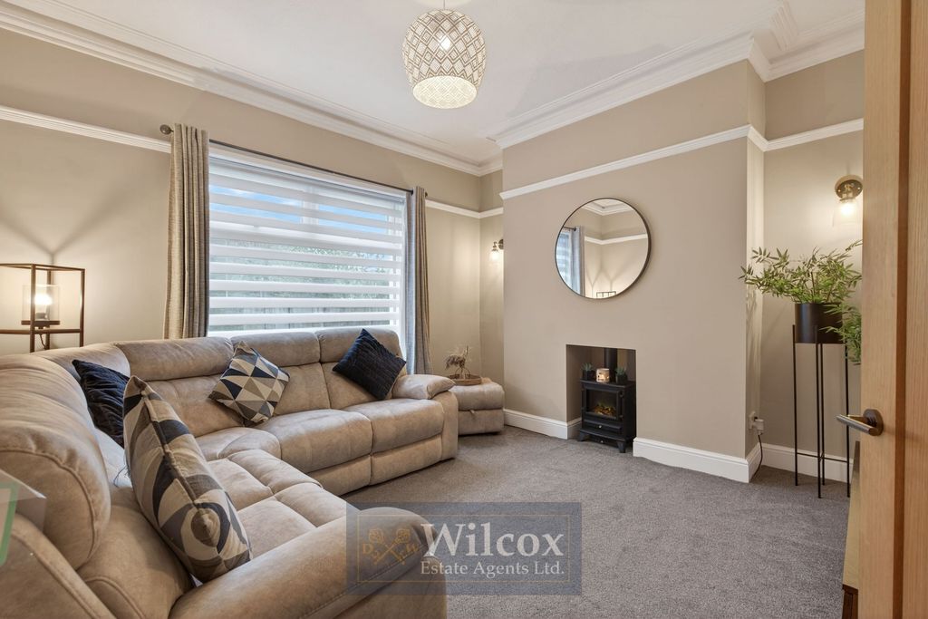 Property photo 2 of 30