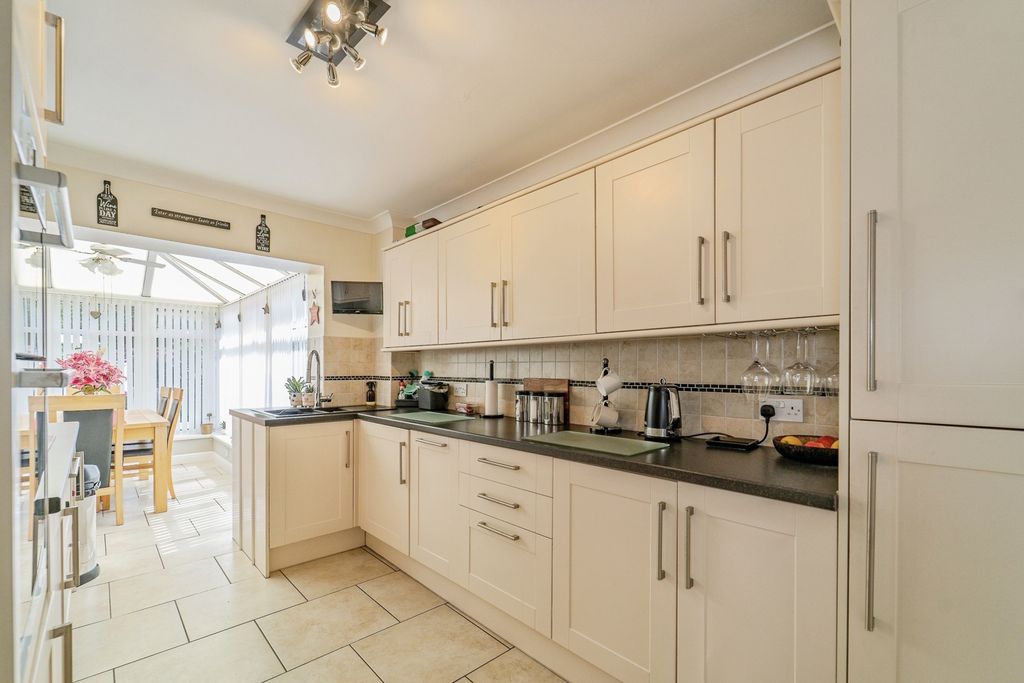 Property photo 2 of 20 Pbox-Img.Jpg