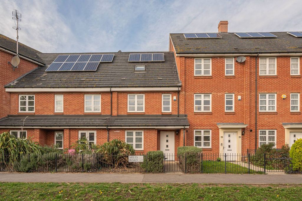 Property photo 2 of 13