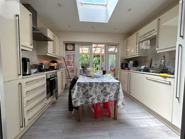 Property photo 2 of 10 E.Jpg