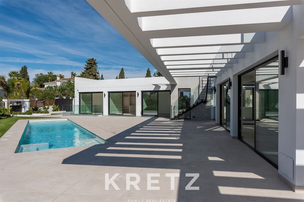 Property photo 1 of 24