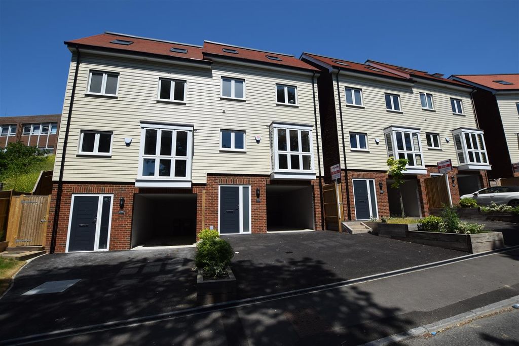 Property photo 1 of 17 Dsc_1037.Jpg