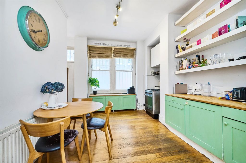 Property photo 3 of 9 Eat In Kitchen, Albert Palace Mansions, Eden Harpe