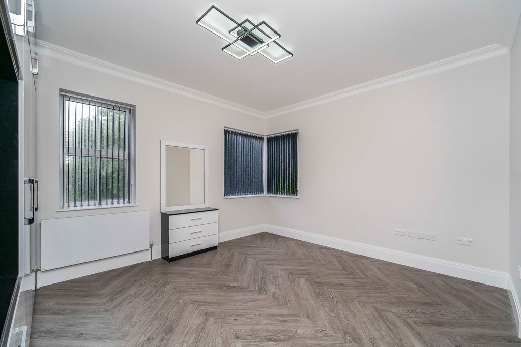 Property photo 2 of 14 Pbox-Img.Jpg