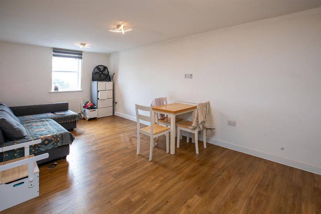 Property photo 3 of 10 3506-13.Jpg