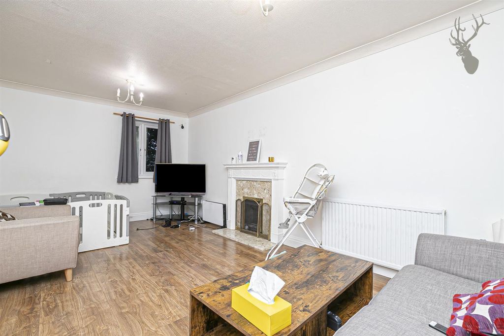 Property photo 2 of 14