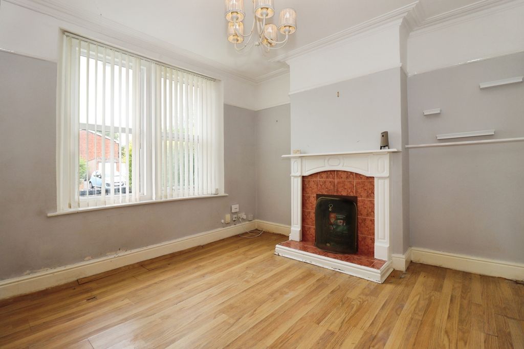 Property photo 2 of 12 Pbox-Img.Jpg