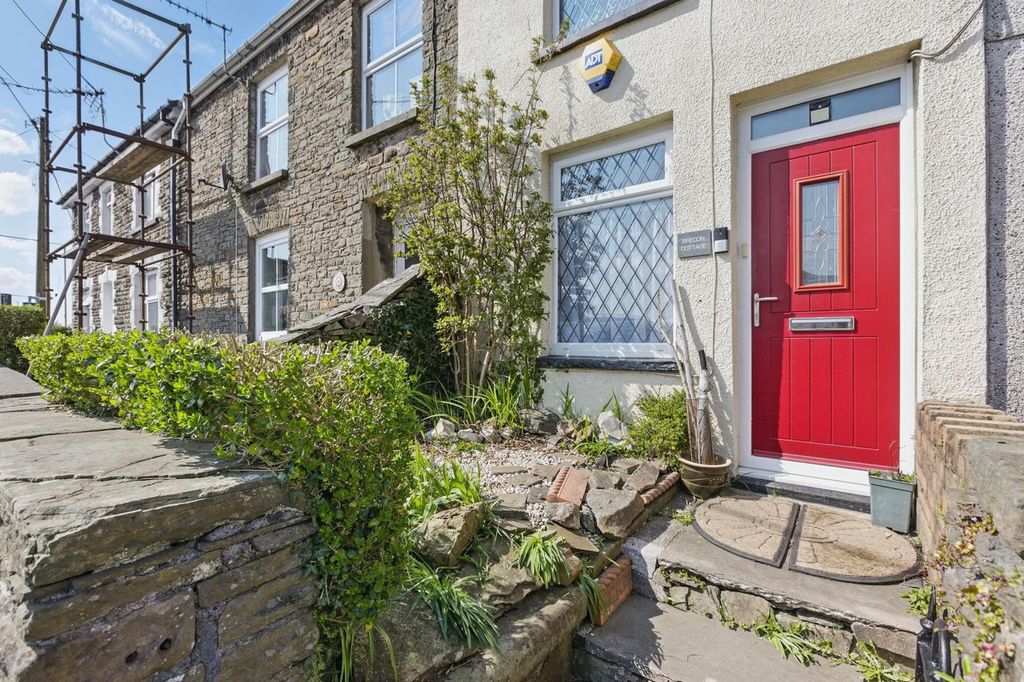 Property photo 2 of 28