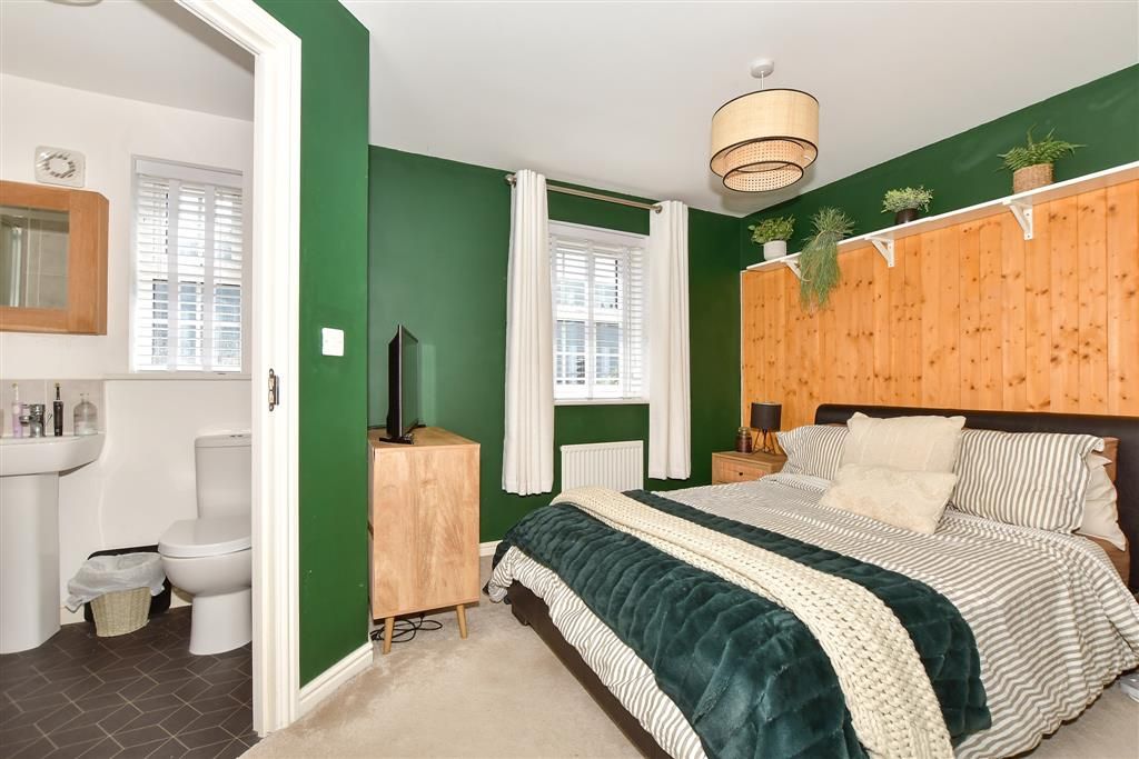 Property photo 3 of 12 Bedroom 1