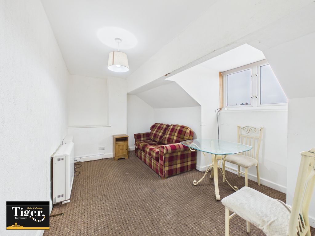 Property photo 2 of 9 Cam03440G0-Pr0675-Still004