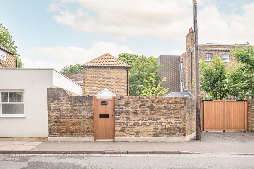 Property photo 2 of 16