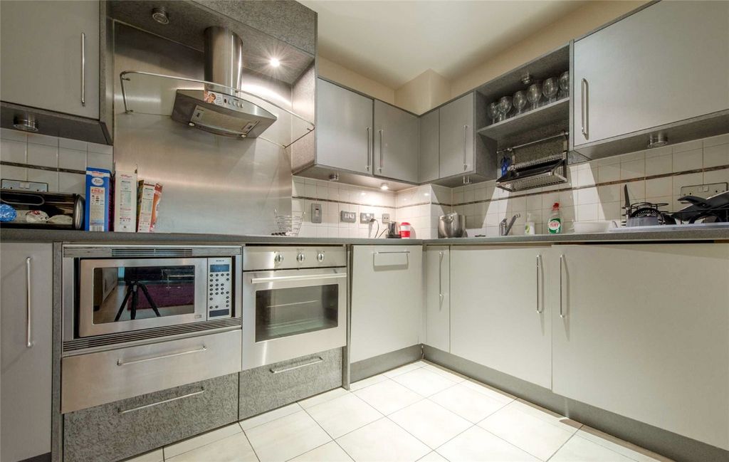Property photo 2 of 8 Kitchen