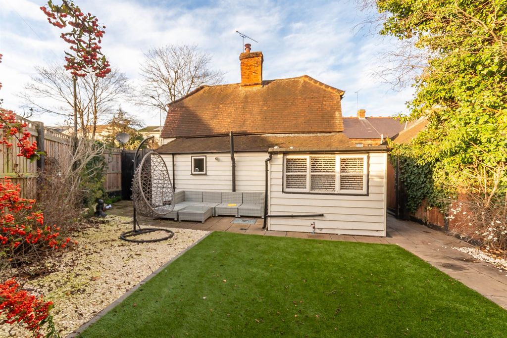 Property photo 2 of 14 Entrance