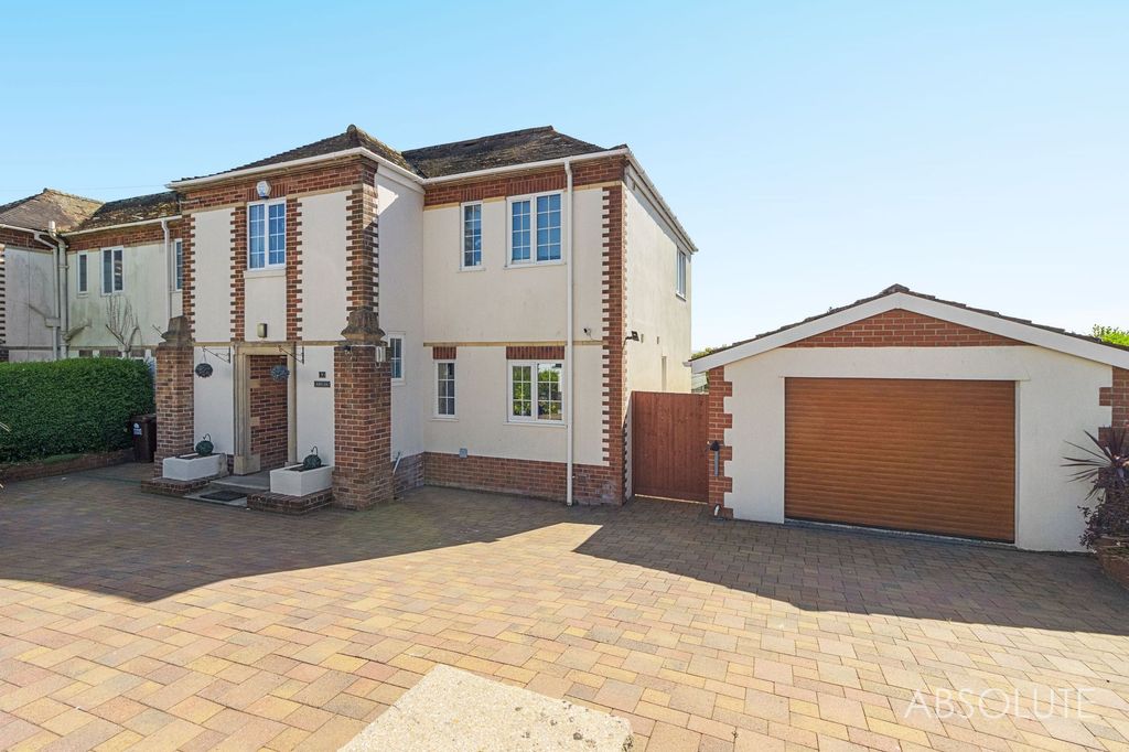 Property photo 1 of 33