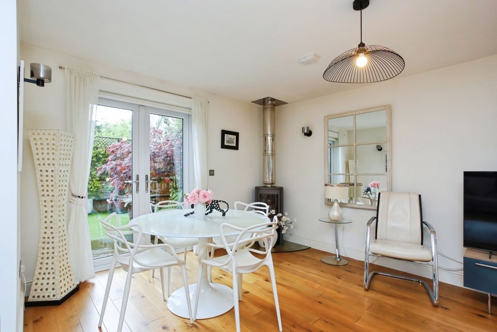 Property photo 3 of 11 Pbox-Img.Jpg